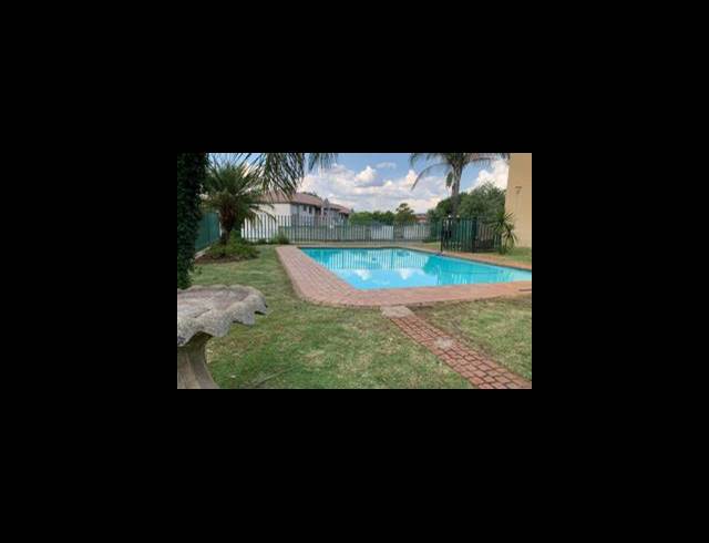 2 bed property to rent in VORNA VALLEY